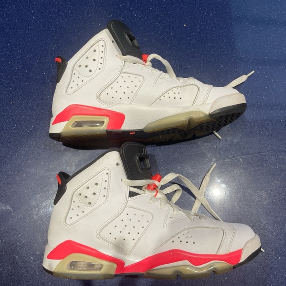 Air Jordan 6 retro white infrared sneakers - Picture 2 of 7